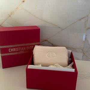 💯 NEW authentic DIOR pouch